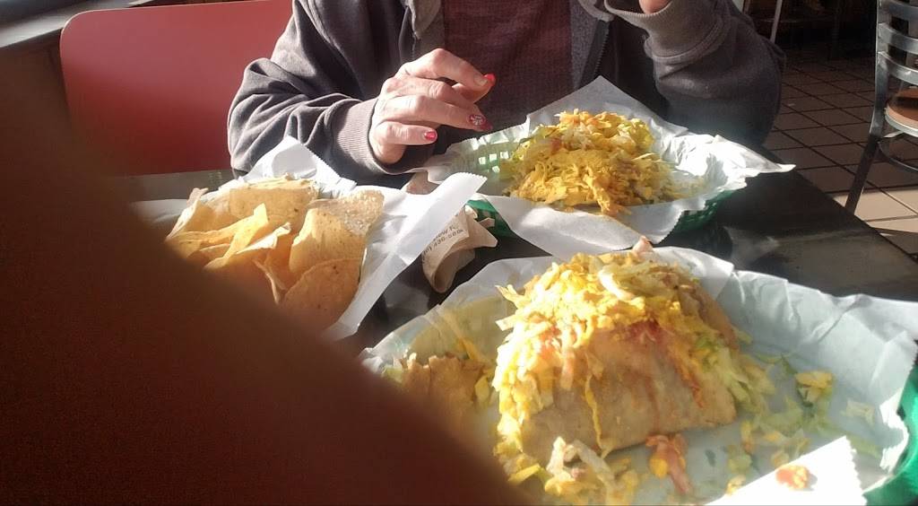 In-A-Tub | restaurant | 4000 N Oak Trafficway, Kansas City, MO 64116, USA | 8164522149 OR +1 816-452-2149