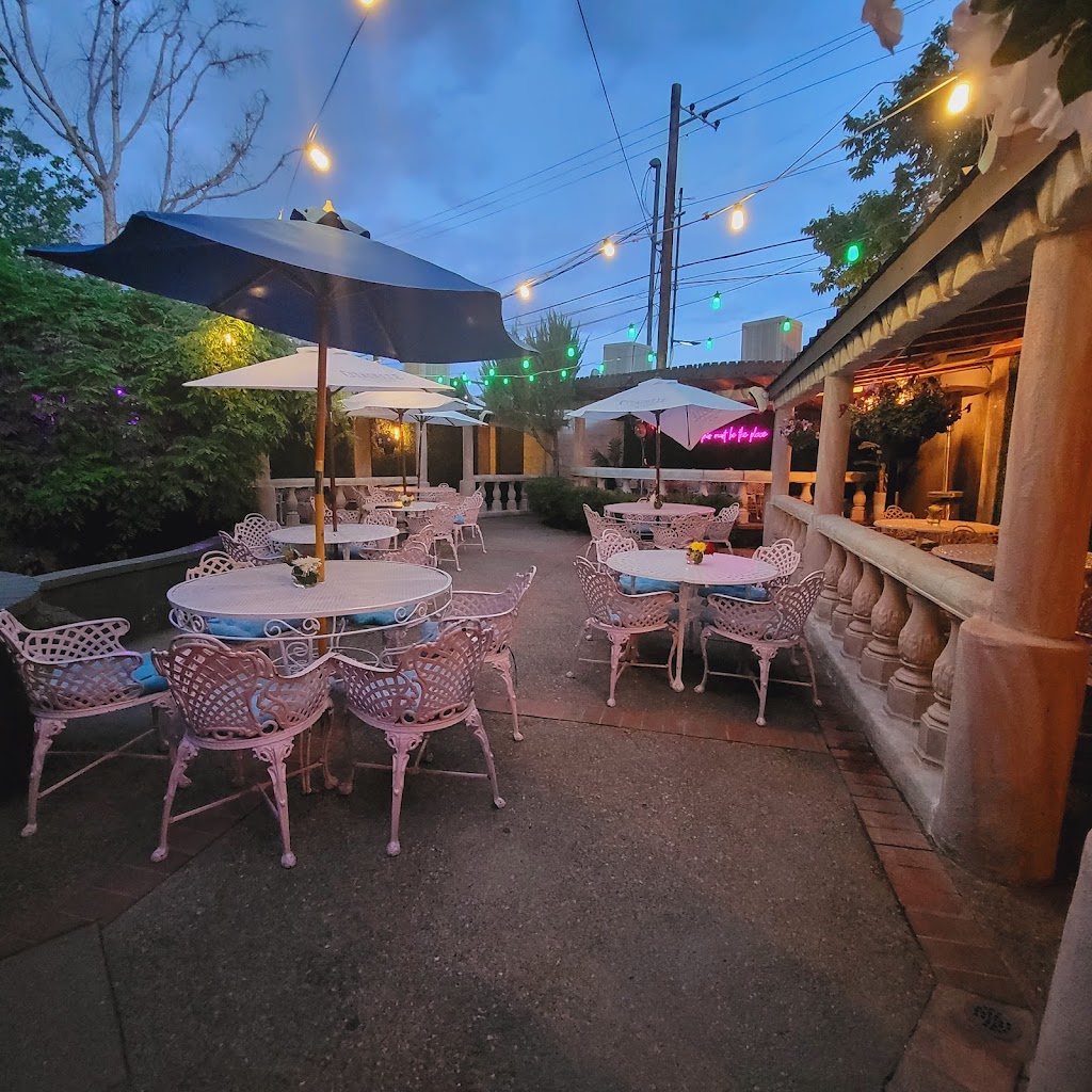 Damacios Bar & Tapas | restaurant | 722 Central Ave SW, Albuquerque, NM 87102, USA | 5055957383 OR +1 505-595-7383