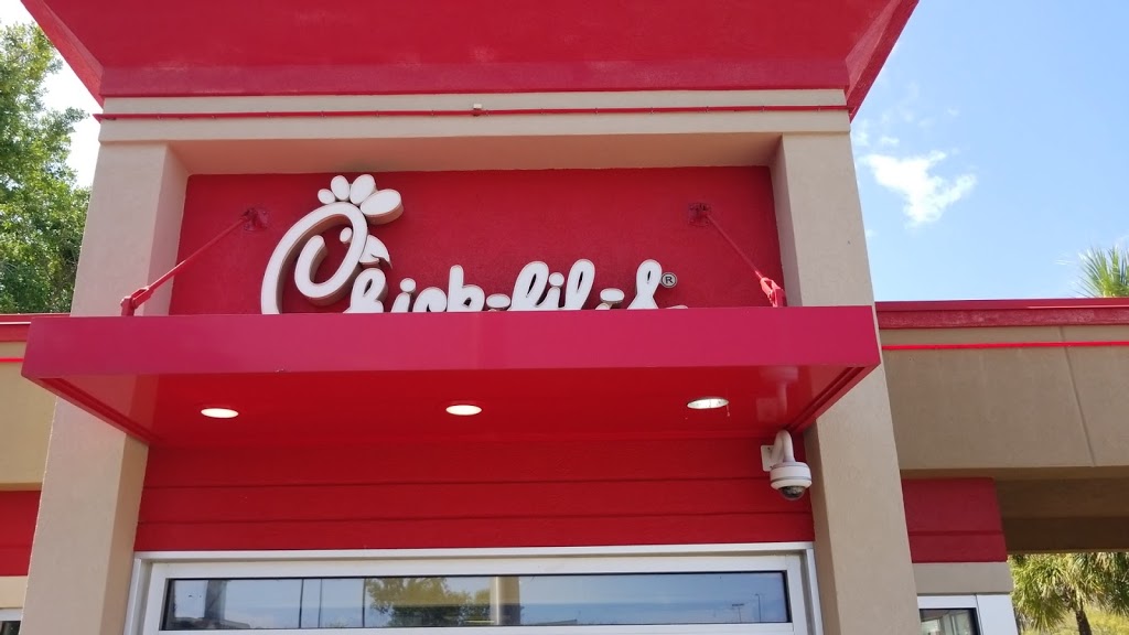 Chick-fil-A | restaurant | 303 Mall Blvd, Savannah, GA 31406, USA | 9123544355 OR +1 912-354-4355