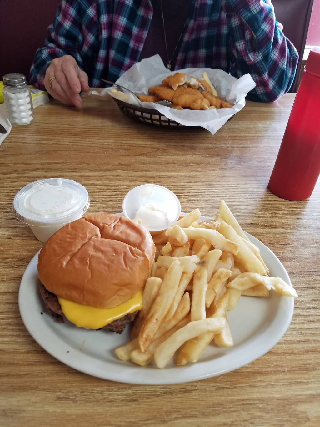 Plaza Restaurant | restaurant | 1976 S 11th St, Niles, MI 49120, USA | 2696842769 OR +1 269-684-2769