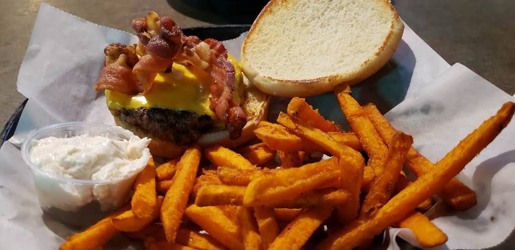 Sidetrax Bar & Grill | restaurant | 441 E Main St, Galesburg, IL 61401, USA | 3093448193 OR +1 309-344-8193