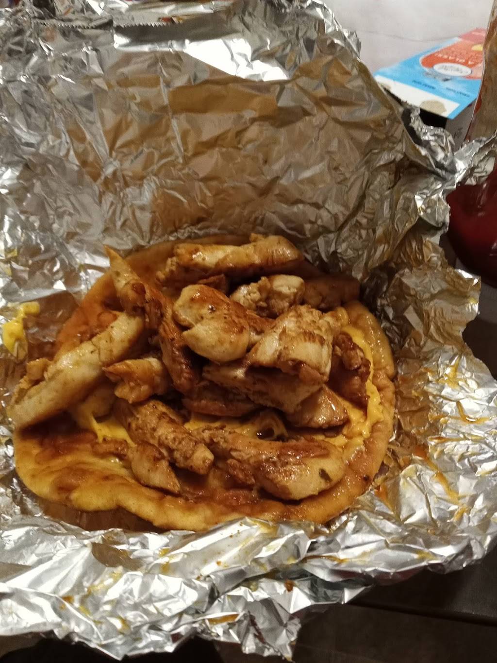 Gyros Corner | restaurant | 5914 W Appleton Ave, Milwaukee, WI 53210, USA | 4148735937 OR +1 414-873-5937