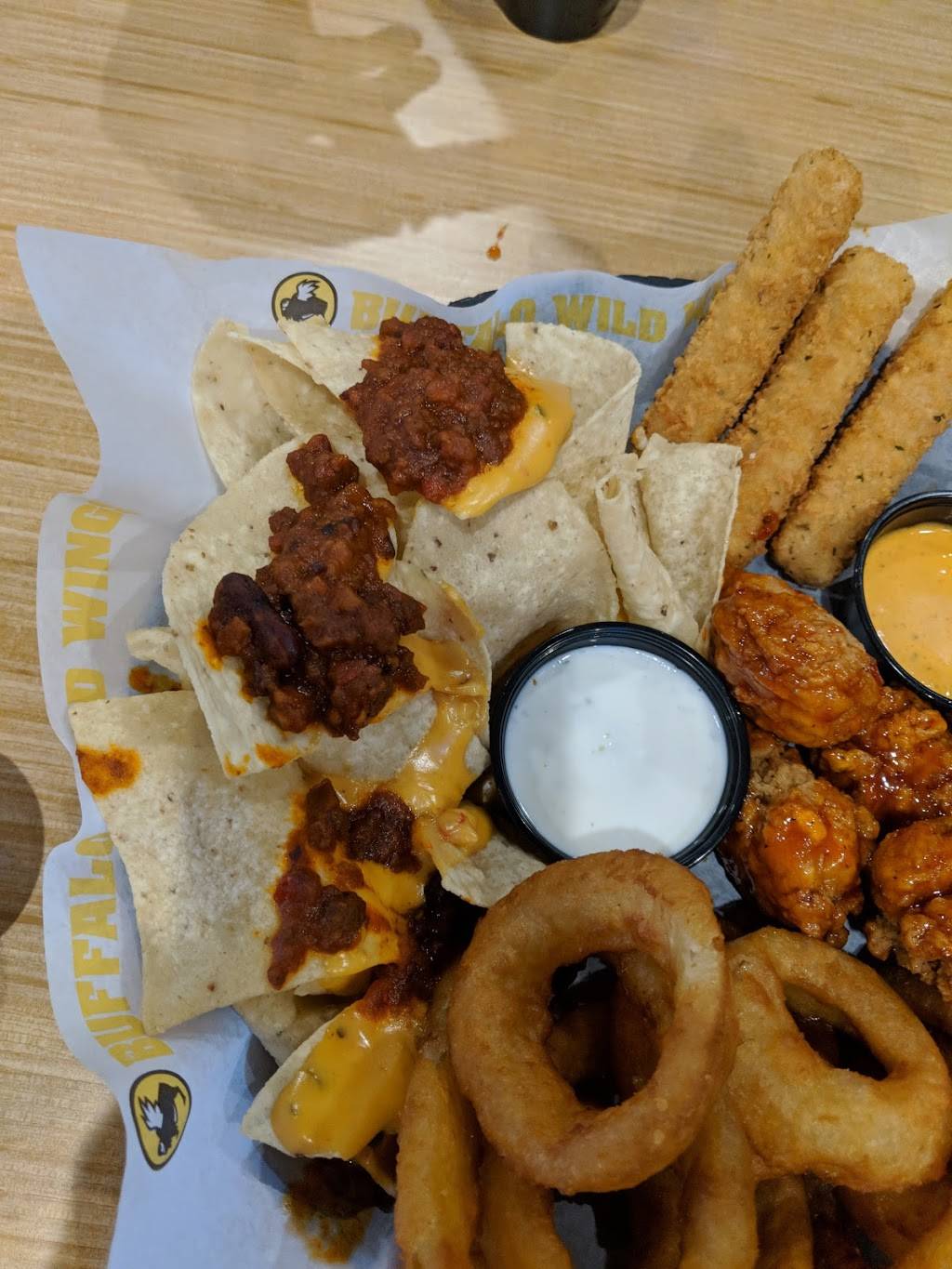 Buffalo Wild Wings | restaurant | 6604 Garth Rd, Baytown, TX 77521, USA | 2814217606 OR +1 281-421-7606