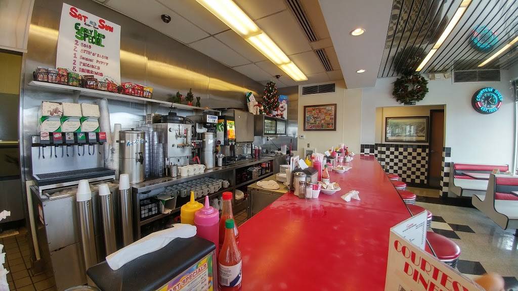 Courtesy Diner | restaurant | 1121 Hampton Ave, St. Louis, MO 63139, USA | 3146442600 OR +1 314-644-2600