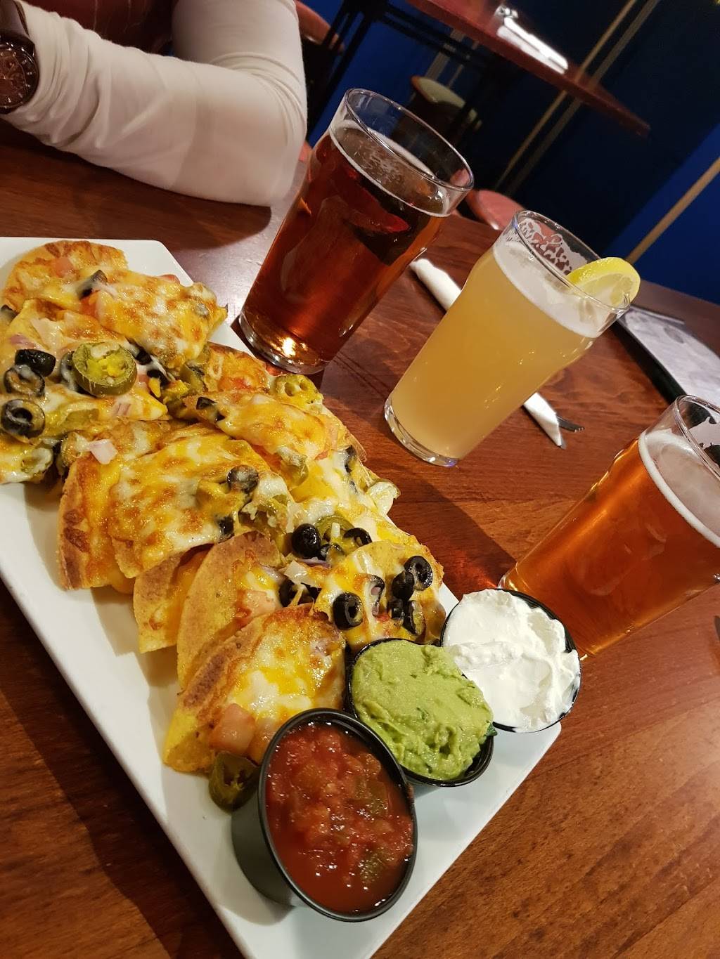 New Deck Tavern | restaurant | 3408 Sansom St, Philadelphia, PA 19104, USA | 2153864600 OR +1 215-386-4600