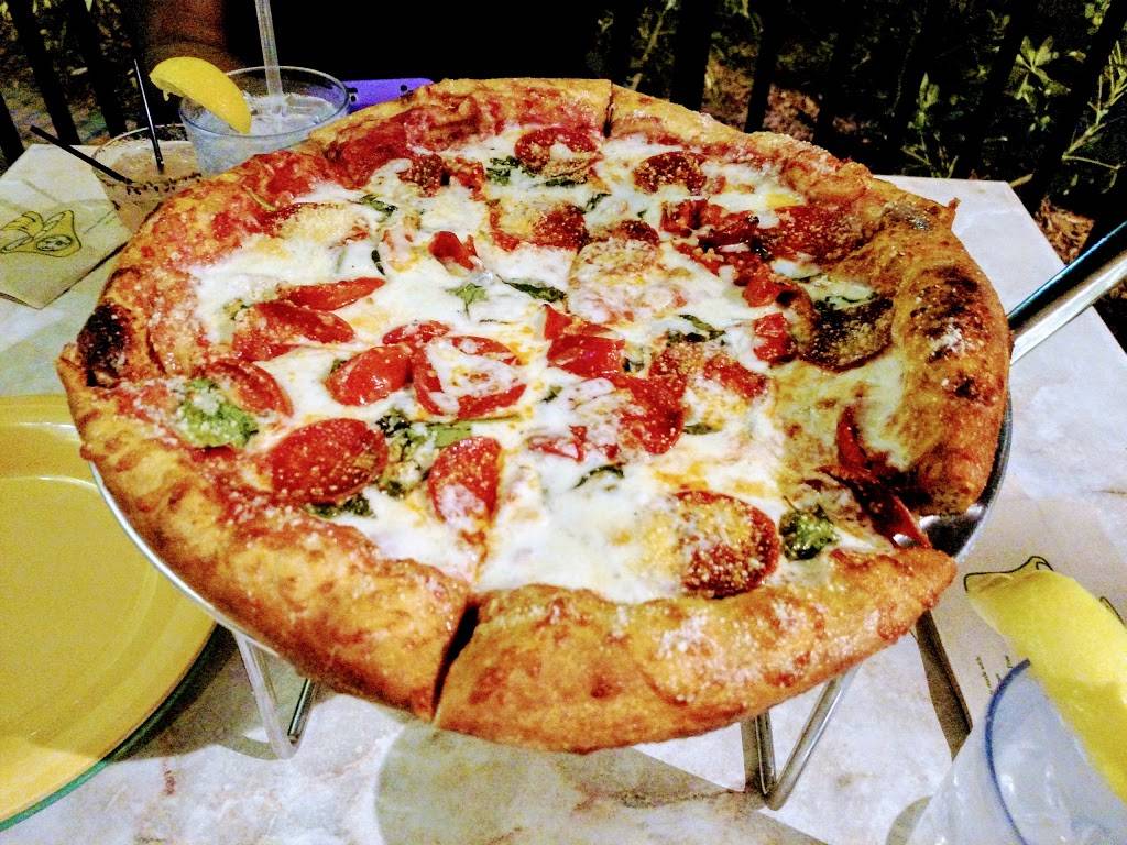 Mellow Mushroom | meal takeaway | 10959 Causeway Blvd, Brandon, FL 33511, USA | 8136851122 OR +1 813-685-1122
