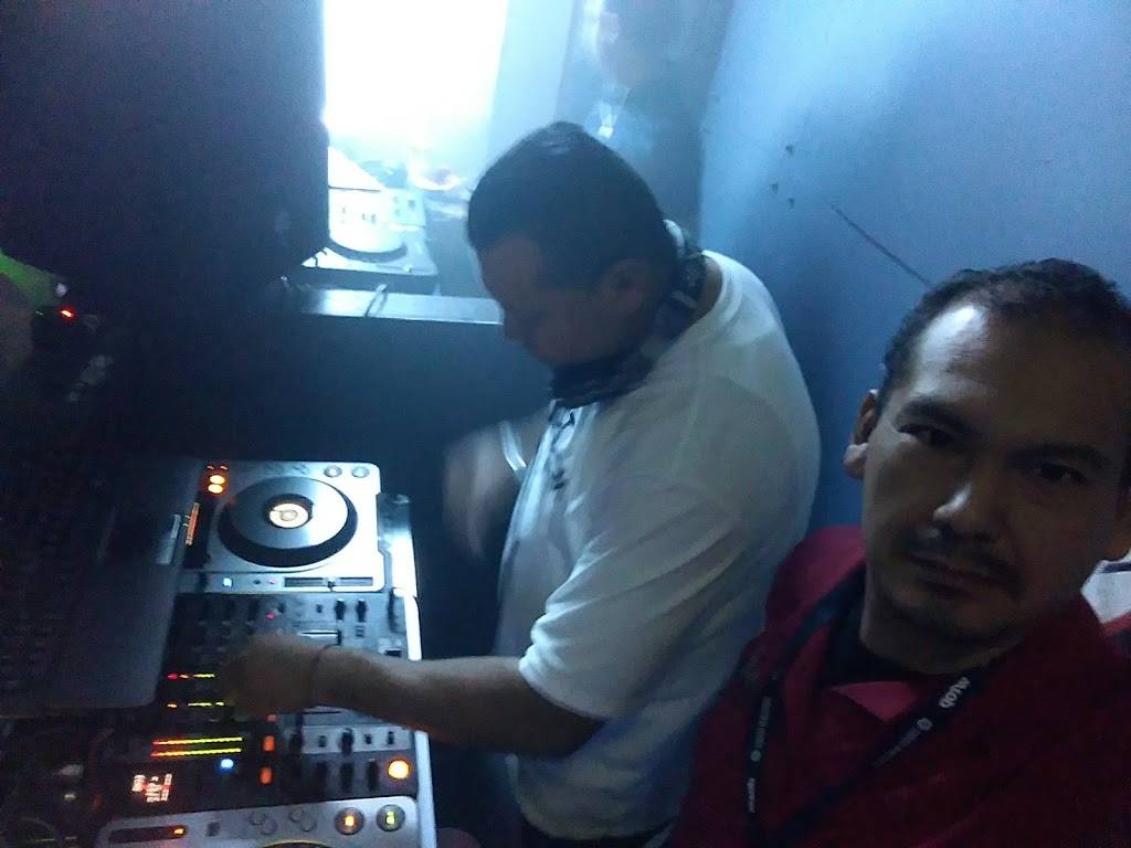 Umbertos | restaurant | 11230 Grandview Ave, Wheaton, MD 20902, USA | 3012839225 OR +1 301-283-9225