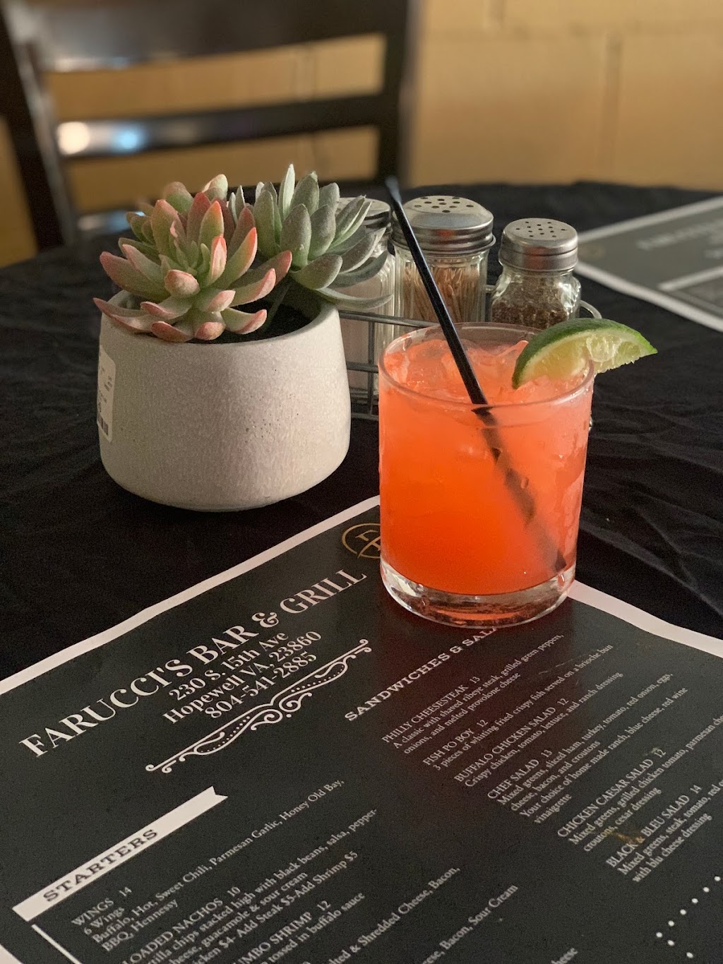 Faruccis Bar & Grill | restaurant | 230 S 15th Ave, Hopewell, VA 23860, USA | 8045412885 OR +1 804-541-2885