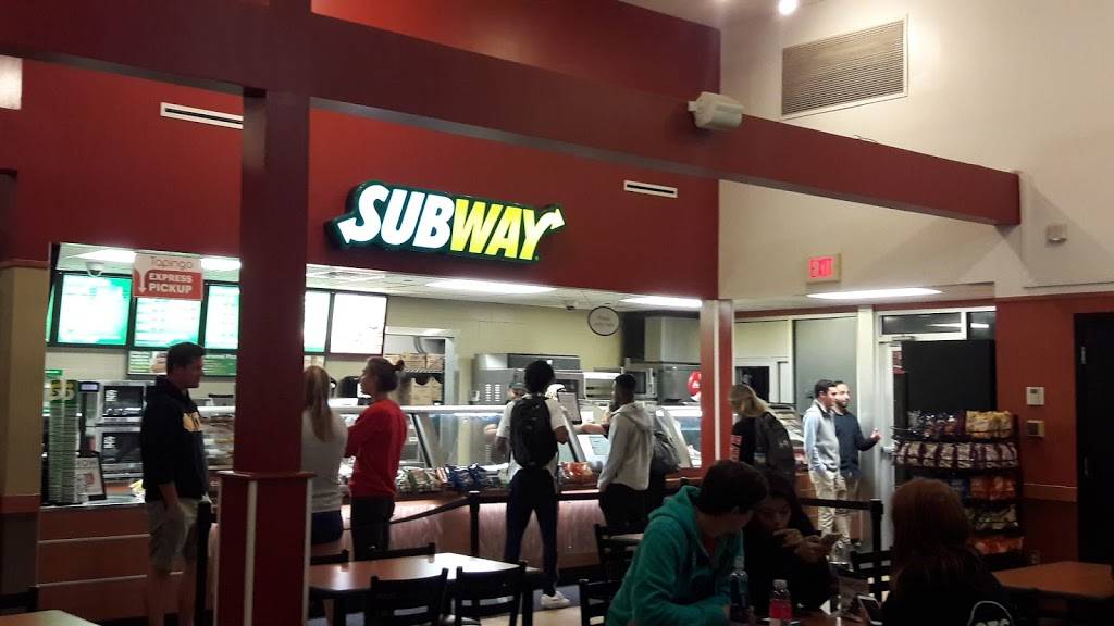 Subway Restaurants | restaurant | 200 Bloomfield Ave, Village Market, The University of, Konover Campus Center, West Hartford, CT 06117, USA | 8607687885 OR +1 860-768-7885