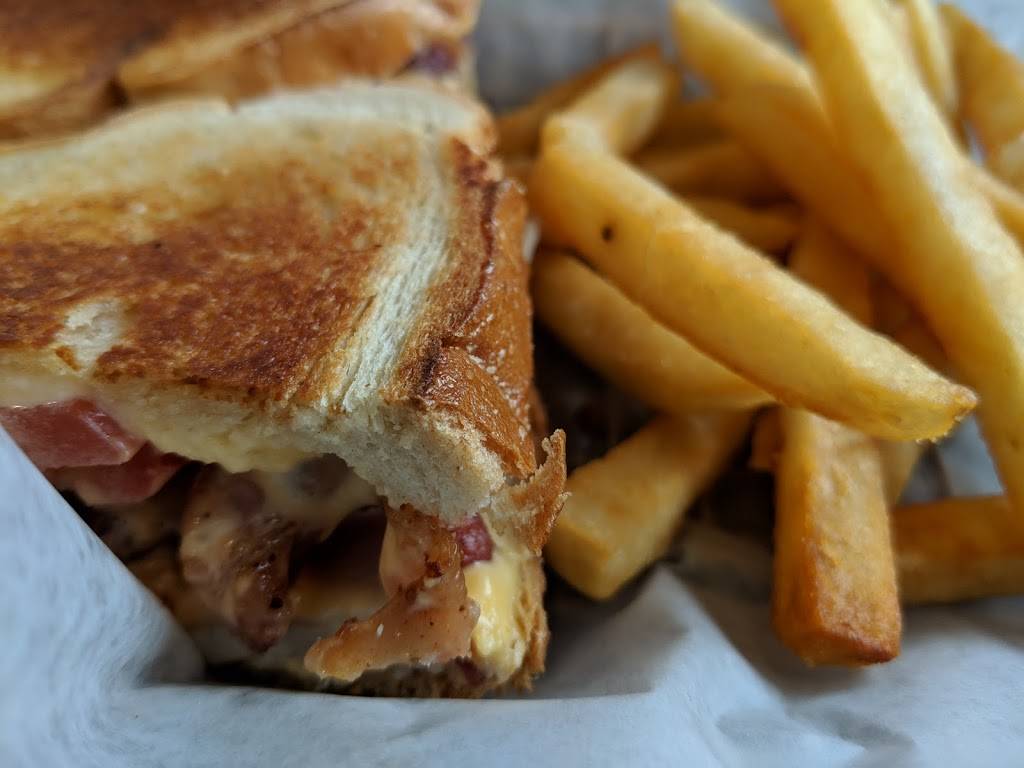 Friendlys | restaurant | 240 Buckland St, Manchester, CT 06040, USA | 8606447790 OR +1 860-644-7790