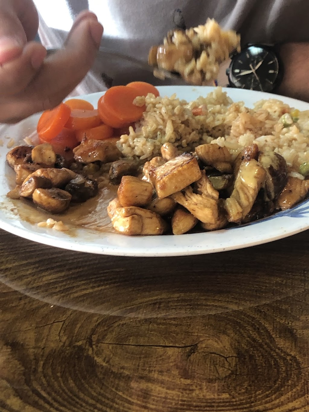 Yummi Japanese Hibachi & Sushi | restaurant | 500 Old Greenville Hwy, Clemson, SC 29631, USA | 8647225140 OR +1 864-722-5140