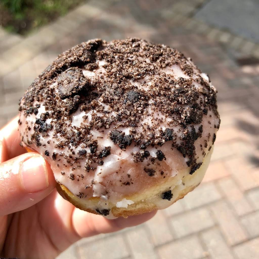 The Stand | restaurant | 1601 Crystal Dr, Arlington, VA 22202, USA | 7034138048 OR +1 703-413-8048