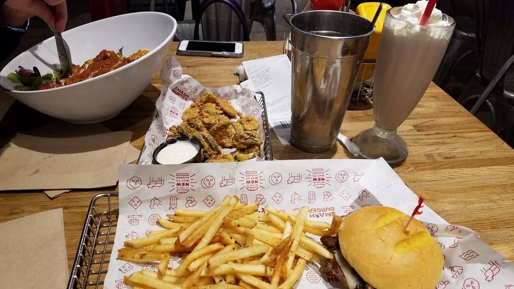 Smashburger | restaurant | 4097 Jericho Turnpike, East Northport, NY 11731, USA | 6314868309 OR +1 631-486-8309