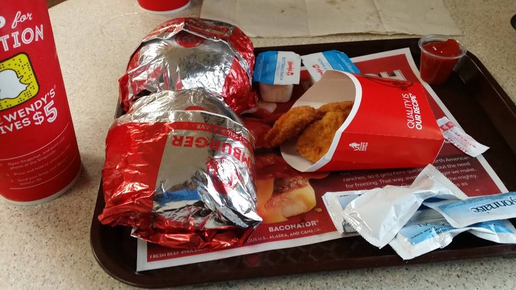 Wendys | restaurant | 917 N 14th St, Leesburg, FL 34748, USA | 3527874466 OR +1 352-787-4466