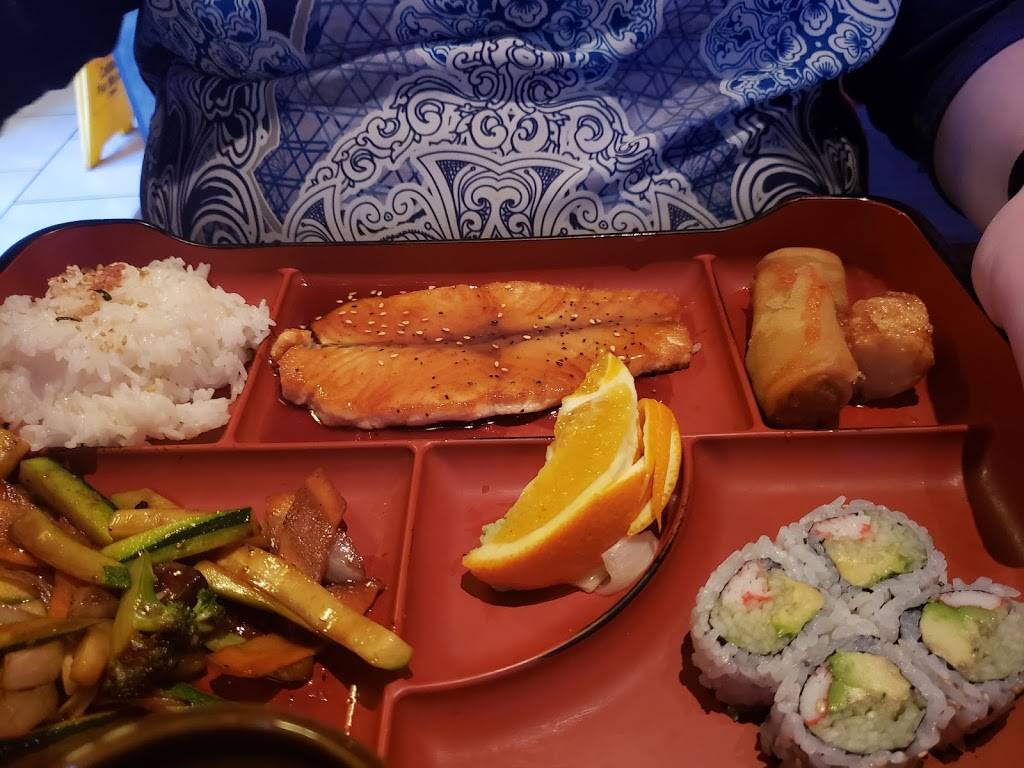 Fancy Sushi | restaurant | 2417 S Hwy 27, Clermont, FL 34711, USA | 3522418999 OR +1 352-241-8999