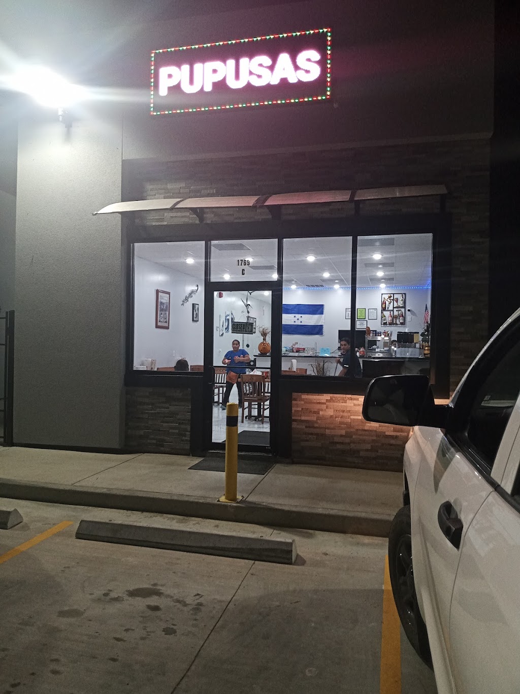 Puesta del sol | restaurant | 1769 Rd 7000 #c, Cleveland, TX 77327, USA | 5163608384 OR +1 516-360-8384