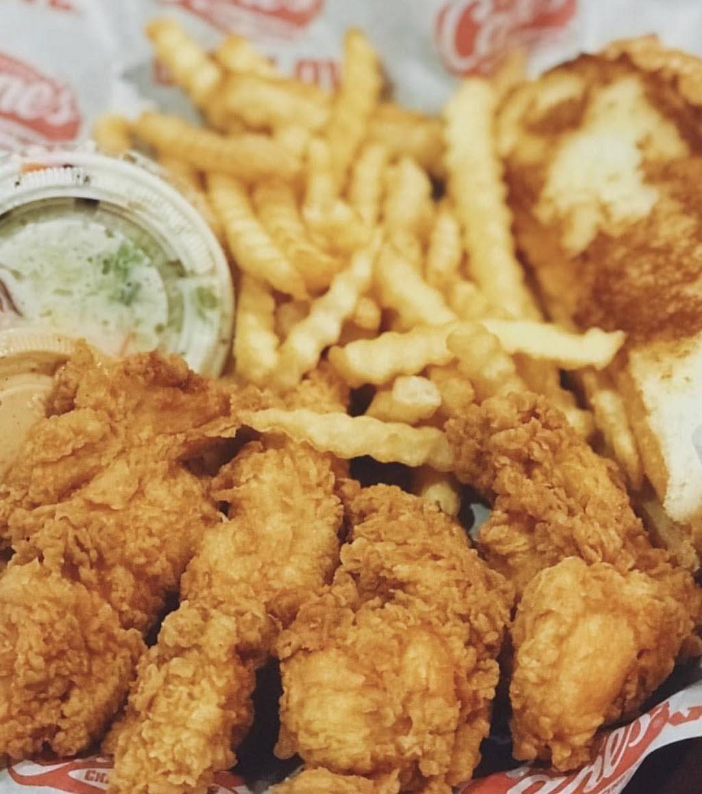 Raising Canes Chicken Fingers | meal takeaway | 2249 N Tustin St, Orange, CA 92865, USA | 7142821886 OR +1 714-282-1886
