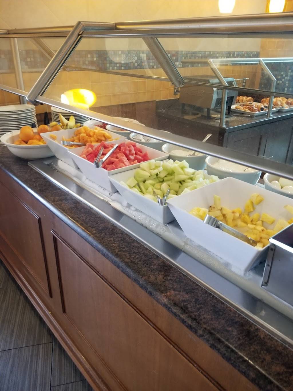 Basils Restaurant & Bar | restaurant | 12015 Harbor Blvd, Garden Grove, CA 92840, USA | 7147501000 OR +1 714-750-1000