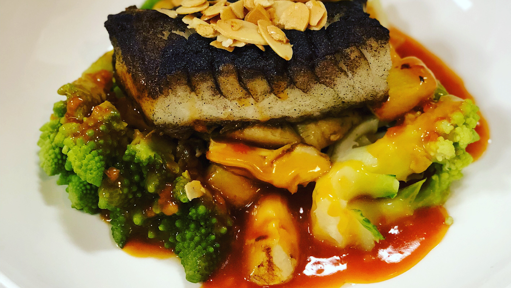 Barnwood Grill | restaurant | 5 Queen St, Newtown, CT 06470, USA | 2034912215 OR +1 203-491-2215