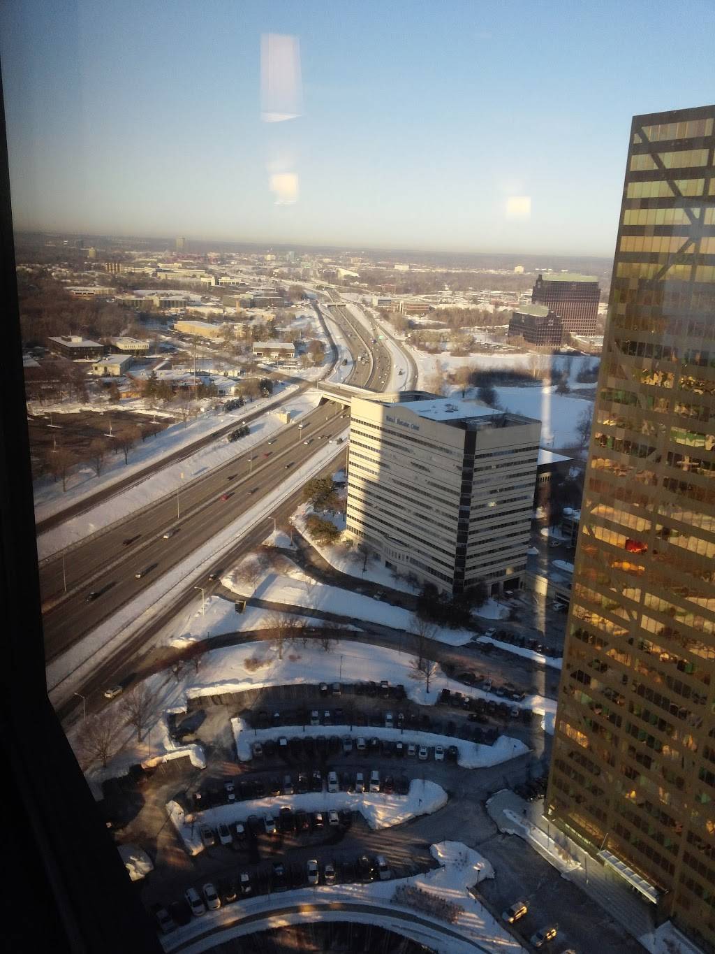 Skyline Club - Southfield | restaurant | 2000 Town Center, Southfield, MI 48075, USA | 2483509898 OR +1 248-350-9898