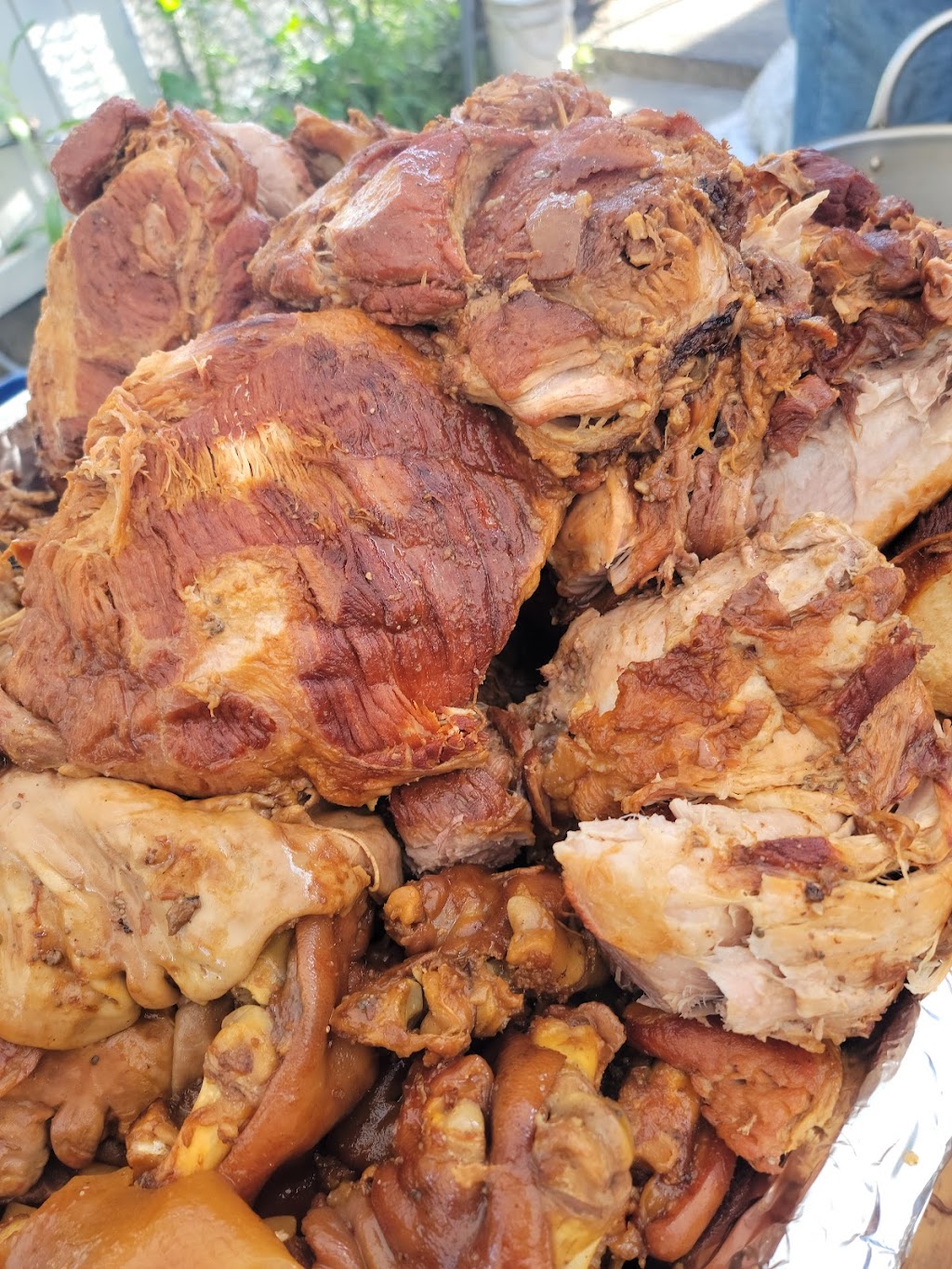 Chicharrónes y Carnitas estilo Tangancícuaro Michoacán | meal takeaway | 1617 S Towne Ave, Pomona, CA 91766, USA | 5622353784 OR +1 562-235-3784