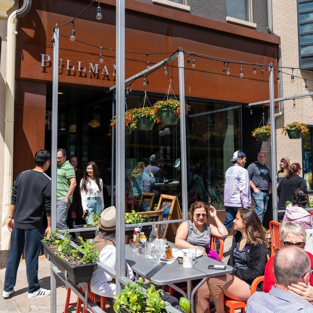 Pullman Bar & Diner | restaurant | 17 S Dubuque St, Iowa City, IA 52240, USA | 3193381808 OR +1 319-338-1808