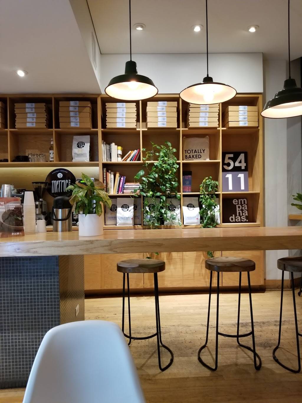 5411 Empanadas | Lakeview | cafe | 2850 N Clark St, Chicago, IL 60657, USA | 7737555411 OR +1 773-755-5411