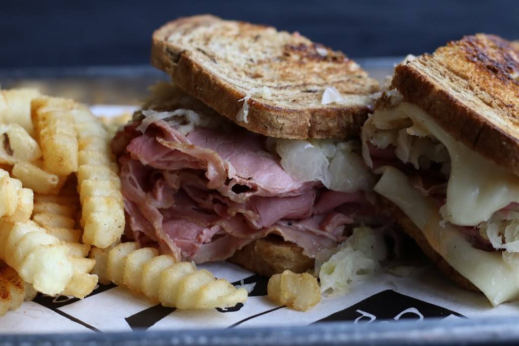 Corner Pub - Brentwood | restaurant | 710 Old Hickory Blvd, Brentwood, TN 37027, USA | 6153769988 OR +1 615-376-9988