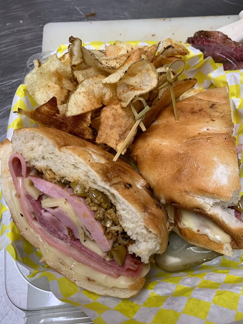 Buckets Eatery | restaurant | 15024 Madeira Way, St. Petersburg, FL 33708, USA | 9018703547 OR +1 901-870-3547