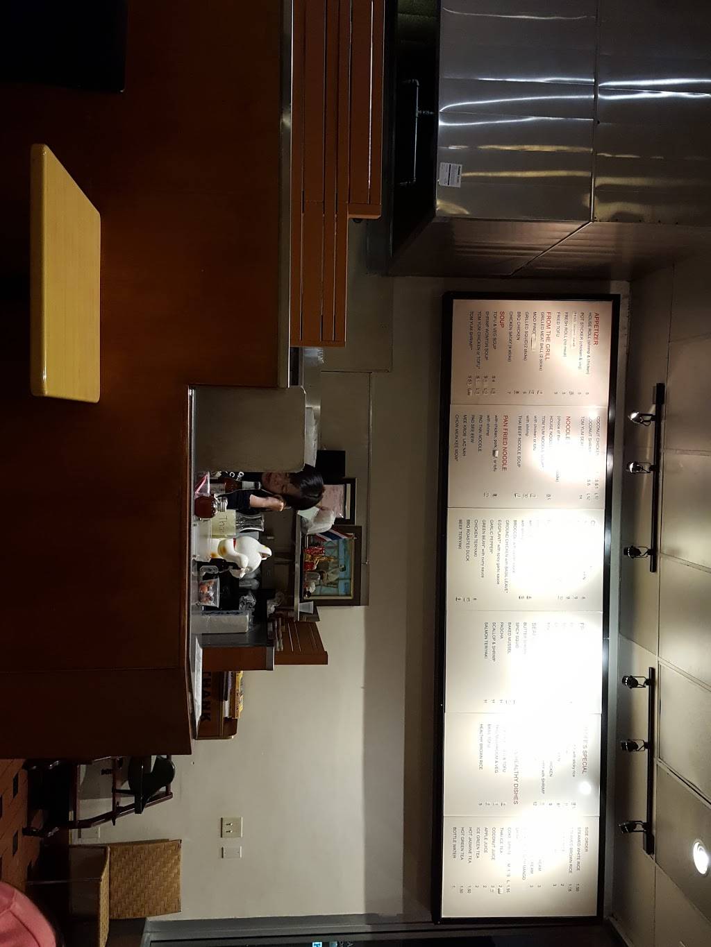 MaDee Thai Kitchen | restaurant | 401 E 17th St, Costa Mesa, CA 92627, USA | 9496312731 OR +1 949-631-2731