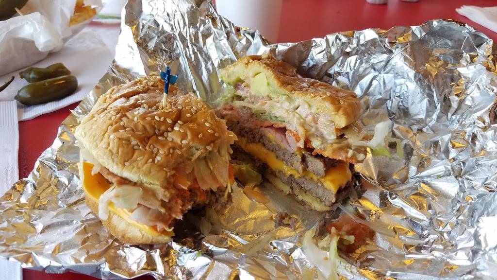 Burguesa Burger | restaurant | 710 Fort Worth Ave, Dallas, TX 75208, USA | 2147487376 OR +1 214-748-7376