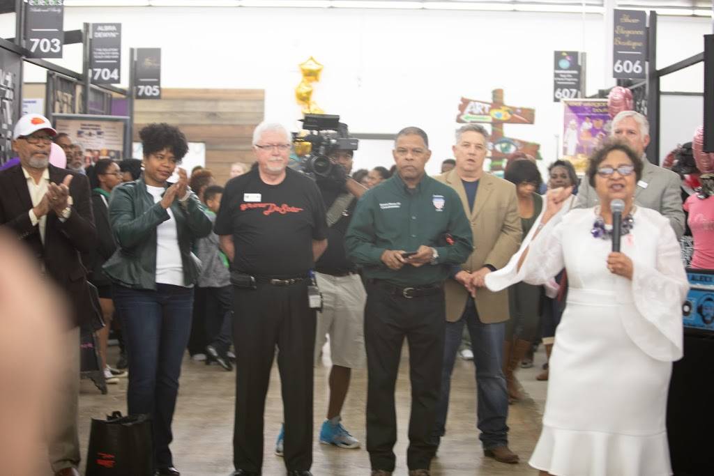 Grow DeSoto Market Place | shopping mall | 324 E Belt Line Rd, DeSoto, TX 75115, USA | 2145461200 OR +1 214-546-1200