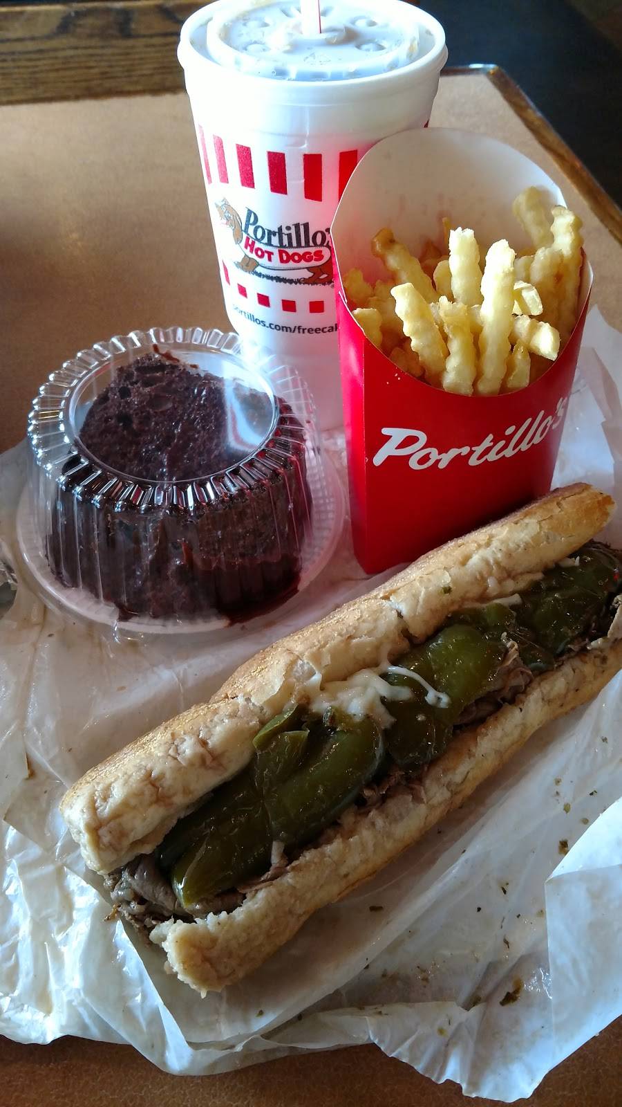 Portillos Hot Dogs | meal takeaway | 4020 W 95th St, Oak Lawn, IL 60453, USA | 7084251600 OR +1 708-425-1600
