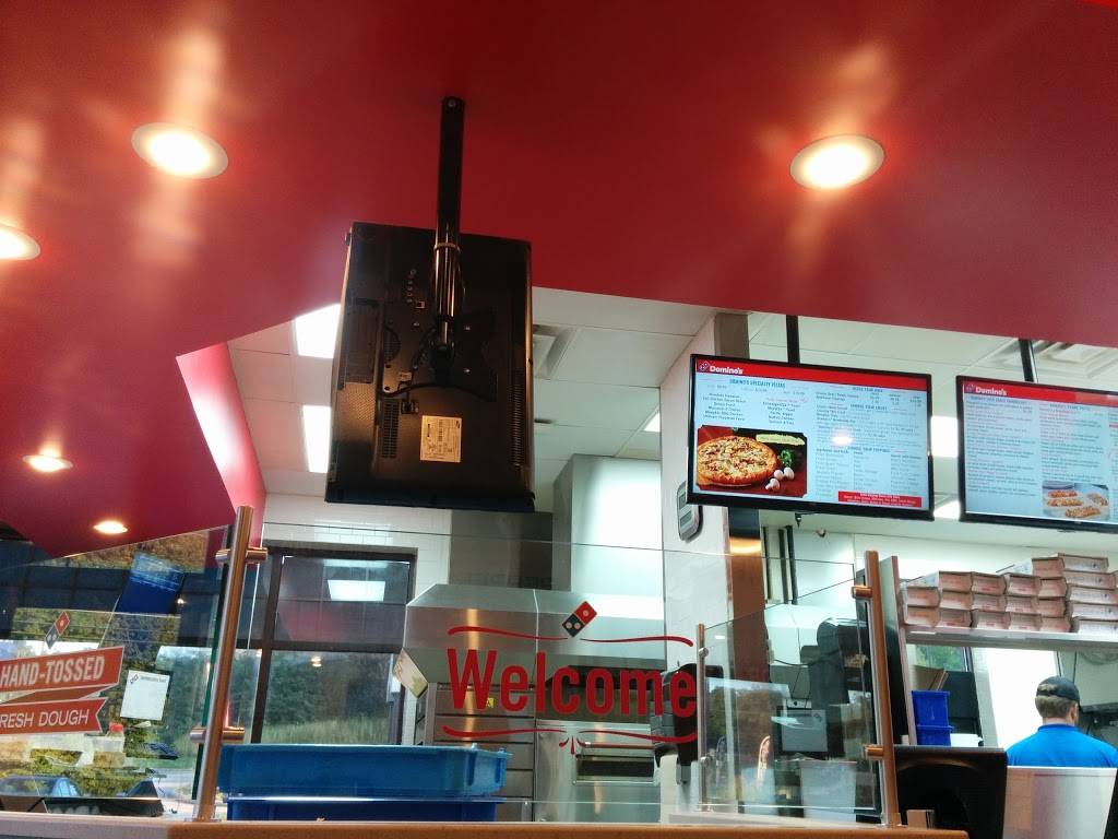 Dominos Pizza | meal delivery | 9615 Countryside Center Ln, Knoxville, TN 37931, USA | 8656947711 OR +1 865-694-7711