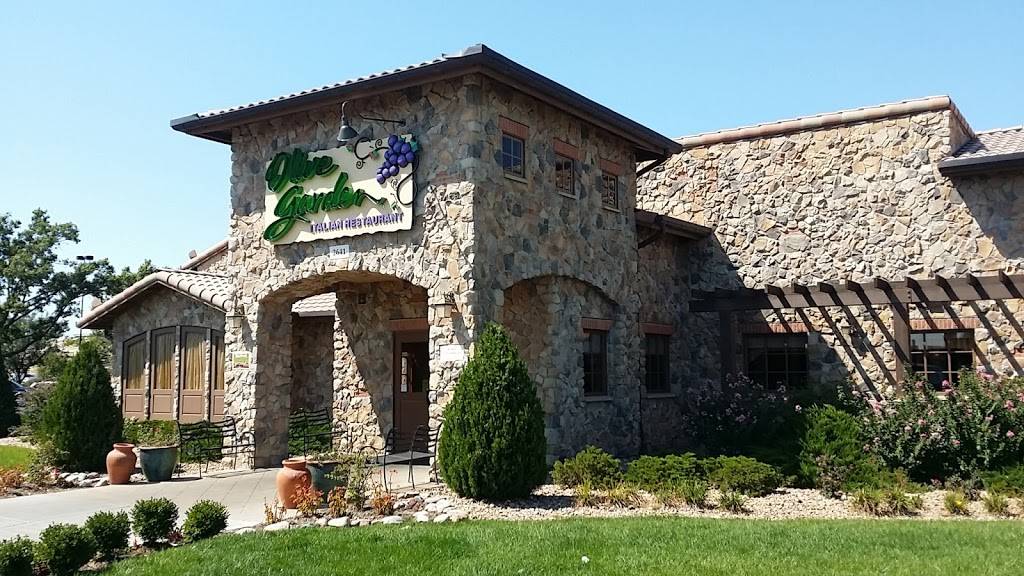Olive Garden Italian Restaurant | meal takeaway | 2641 N Maize Rd, Wichita, KS 67205, USA | 3167220991 OR +1 316-722-0991