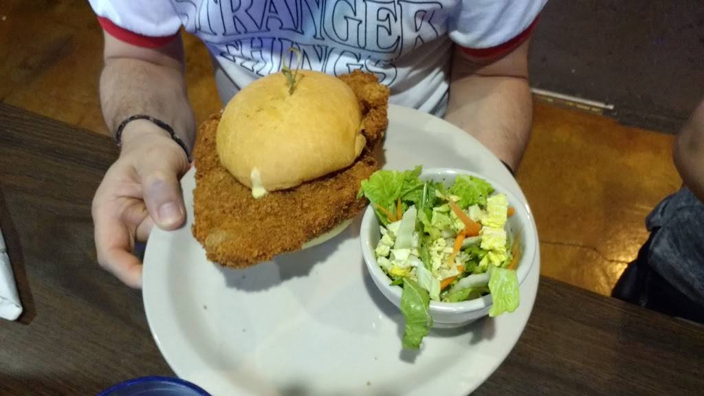 Baileys Local | restaurant | 540 S, 4th St, Eagle, NE 68347, USA | 4027812097 OR +1 402-781-2097