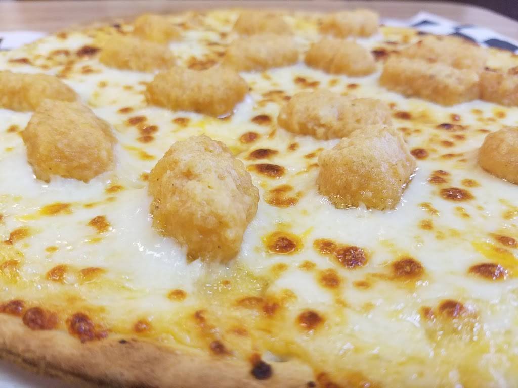 Eatons Fresh Pizza | restaurant | 1306 Oshkosh Ave, Oshkosh, WI 54902, USA | 9202337099 OR +1 920-233-7099