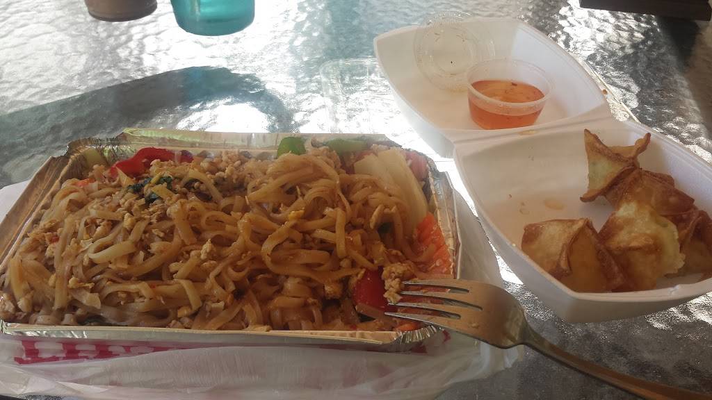 Thai Royal Restaurant & Bar | restaurant | 98 Pascoag Main St, Pascoag, RI 02859, USA | 4015677600 OR +1 401-567-7600