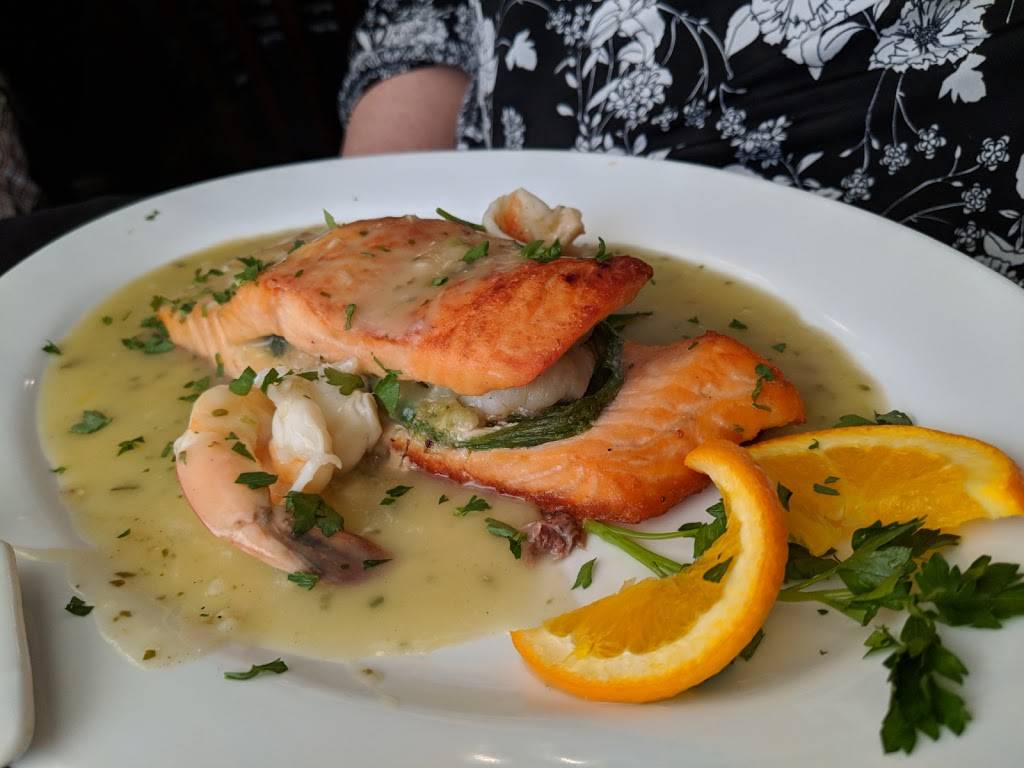 Lisbon Cafe | restaurant | 399 Jericho Turnpike, Jericho, NY 11753, USA | 5163644641 OR +1 516-364-4641