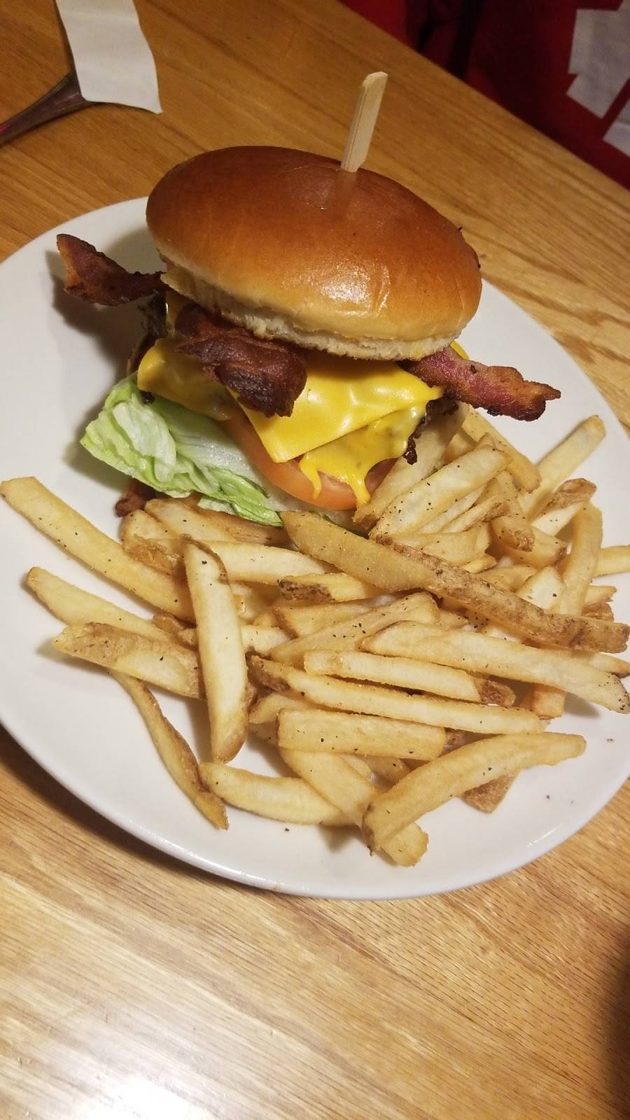 Applebees Grill + Bar | restaurant | 10655 Pendleton Pike, Indianapolis, IN 46236, USA | 3178268209 OR +1 317-826-8209