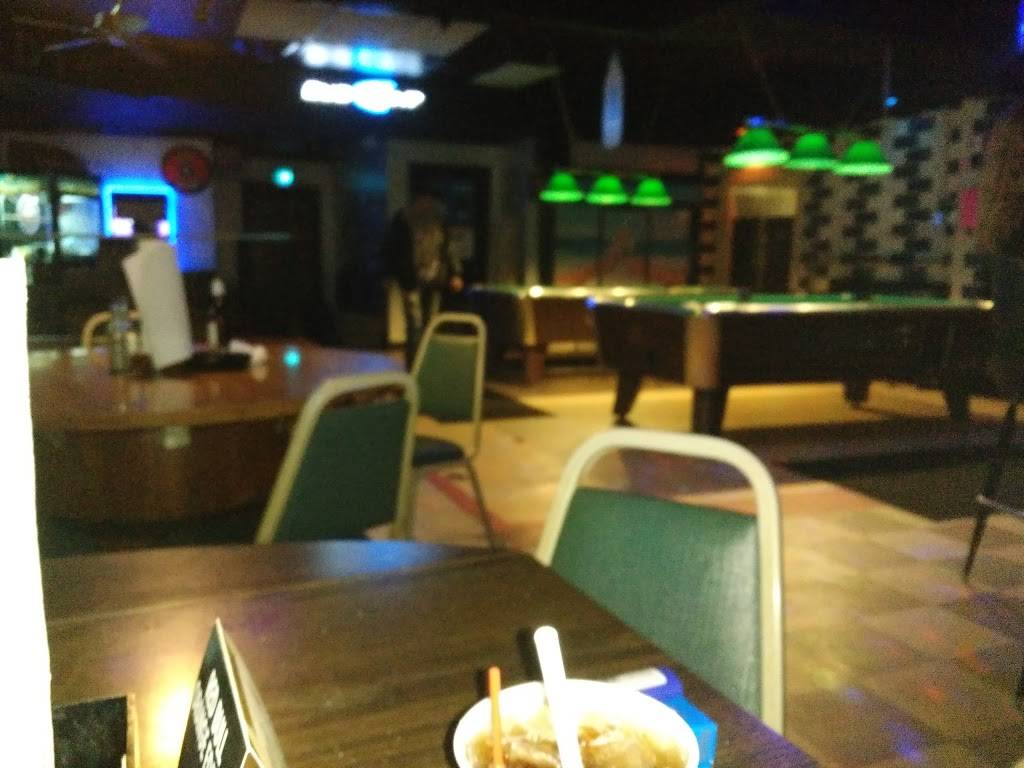 Woodys | restaurant | 737 Main St, Lapel, IN 46051, USA | 7655343878 OR +1 765-534-3878