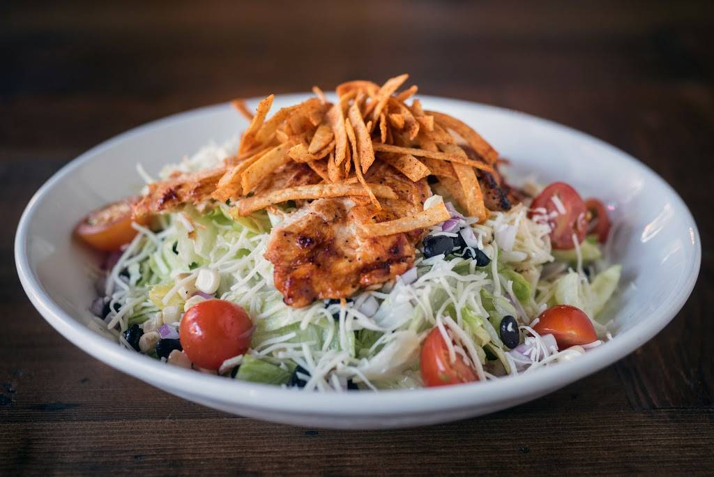 Tin Roof | restaurant | 315 Beale St, Memphis, TN 38103, USA | 9015279911 OR +1 901-527-9911