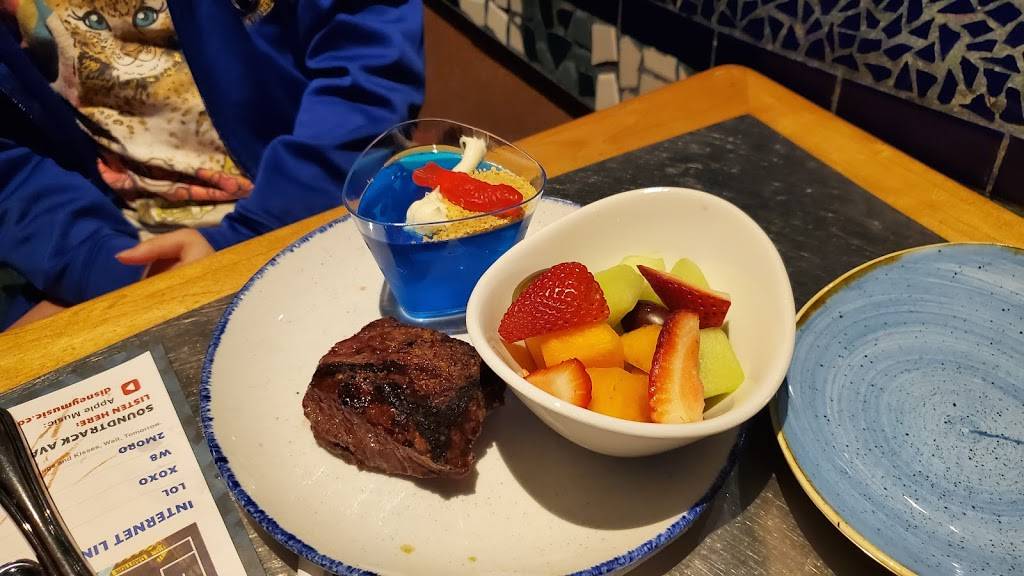 Coral Reef Restaurant | restaurant | 1520 Avenue of the Stars, Orlando, FL 32836, USA | 4079393463 OR +1 407-939-3463