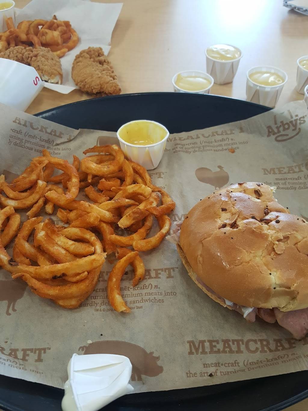 Arbys | restaurant | 125 Greenhill Blvd NW, Fort Payne, AL 35967, USA | 2569971720 OR +1 256-997-1720