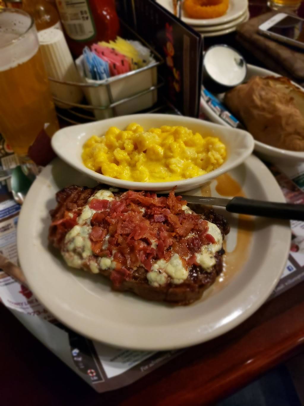 Quentin Tavern | restaurant | 81 W Main St, Quentin, PA 17083, USA | 7172724700 OR +1 717-272-4700