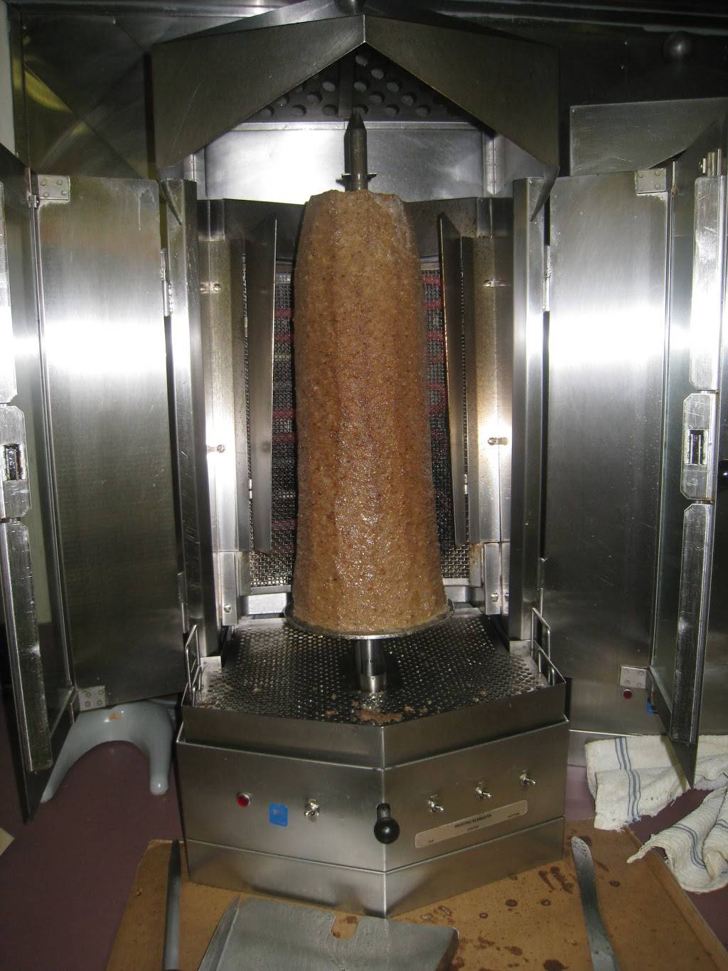 Ozzies Deli & Gyros | restaurant | 10000 SE Main St, Portland, OR 97216, USA | 5032554222 OR +1 503-255-4222