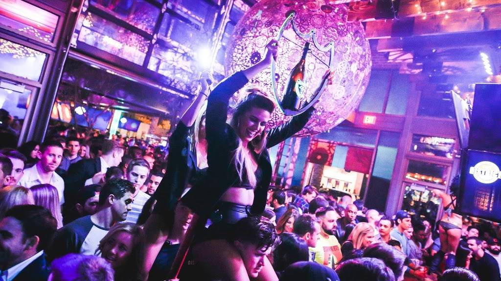 The District | restaurant | 7333 E Indian Plaza, Scottsdale, AZ 85251, USA | 4806640356 OR +1 480-664-0356