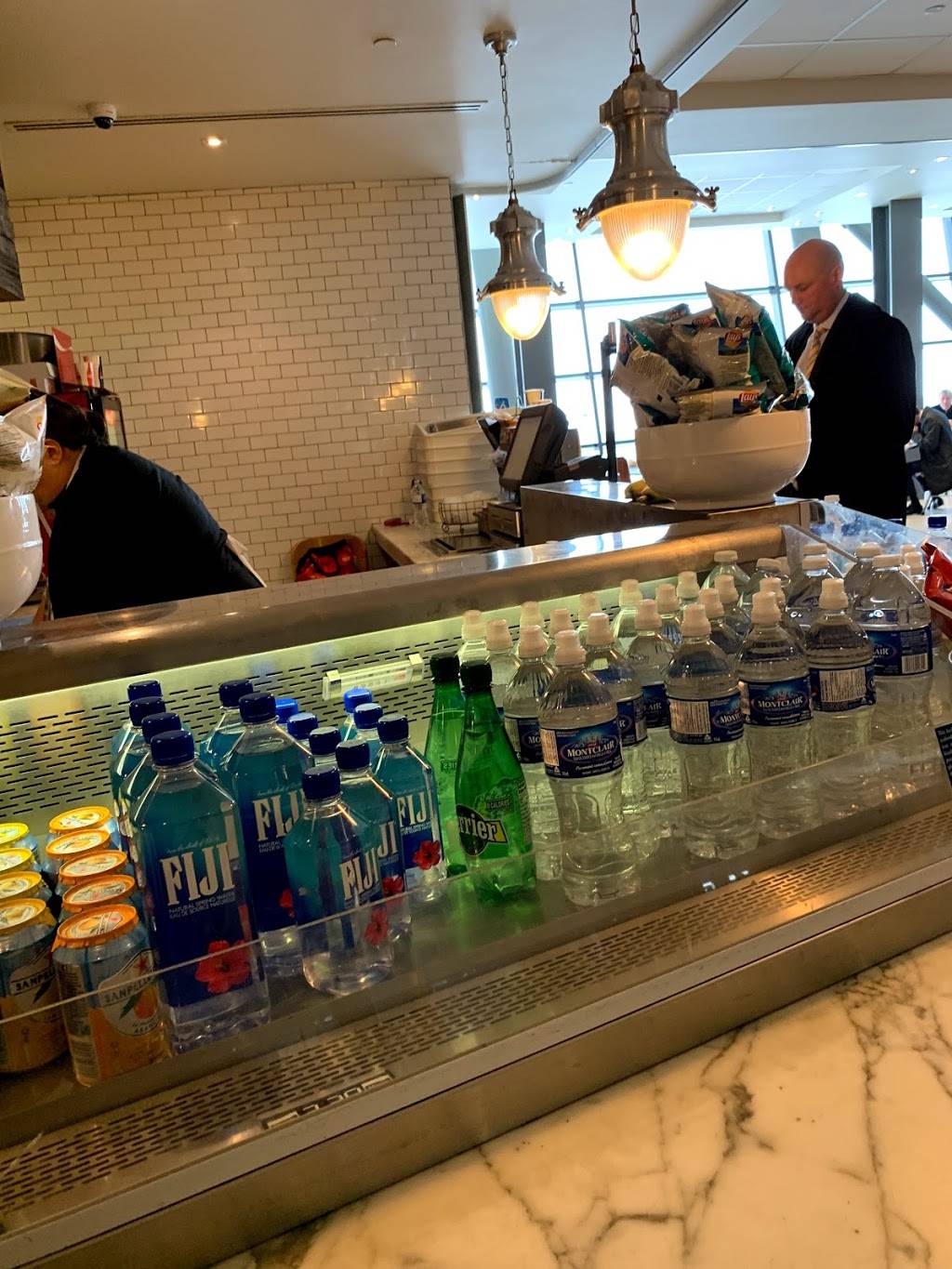 PZA | restaurant | 1000 Airport Parkway Private, Ottawa, ON K1V 9B4, Canada | 6132482000 OR +1 613-248-2000