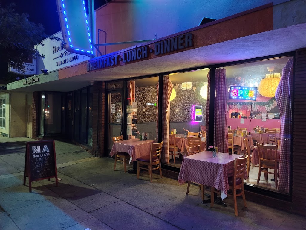 Ma Souls Chicken & Waffles | restaurant | 5439 Sepulveda Blvd, Culver City, CA 90230, USA | 4242585412 OR +1 424-258-5412