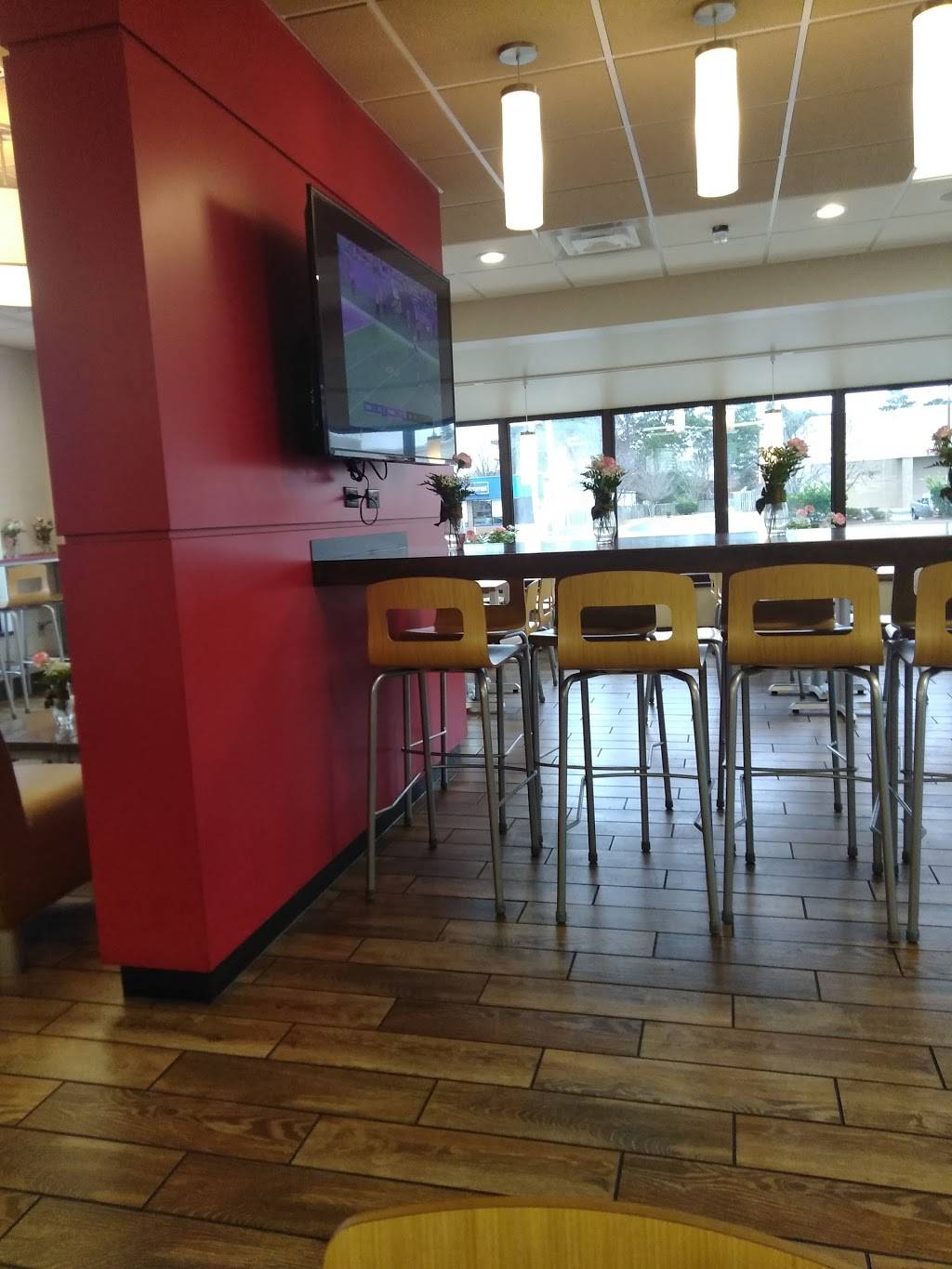 Wendys | restaurant | 624 S Memorial Dr, Greenville, NC 27834, USA | 2523642873 OR +1 252-364-2873